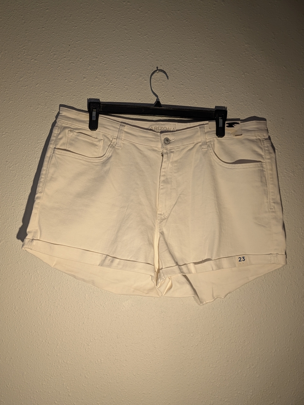 Arizona Jean Company Cream White Women's Denim Shorts Size 23 NWT